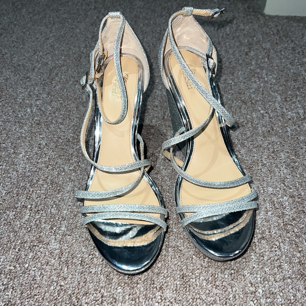 Brand new size 9 badgley mischka wedges 🩶